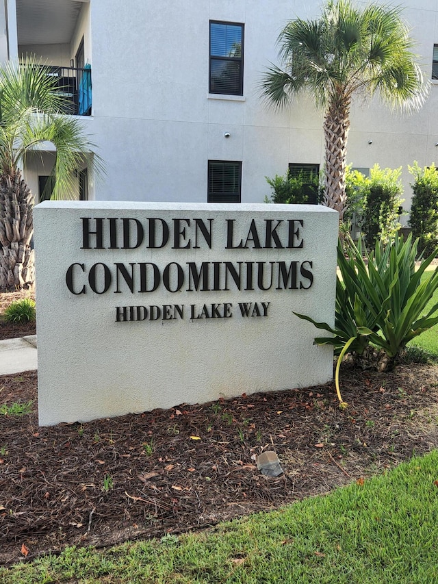 view of community / neighborhood sign