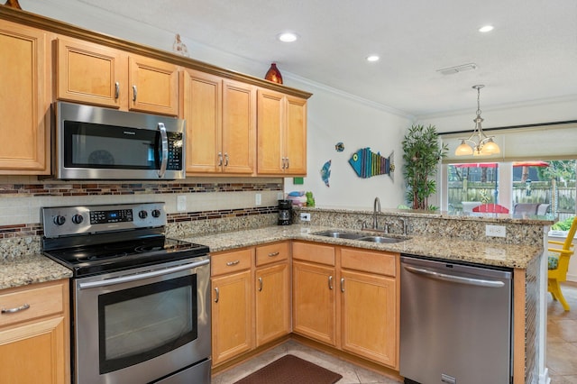 kitchen featuring stainless steel appliances, kitchen peninsula, sink, light tile patterned floors, and crown molding