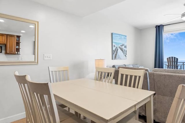 dining room with ceiling fan