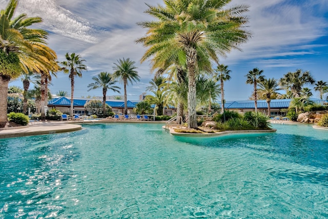 view of swimming pool