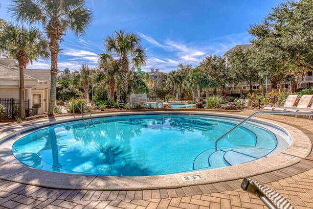 view of swimming pool