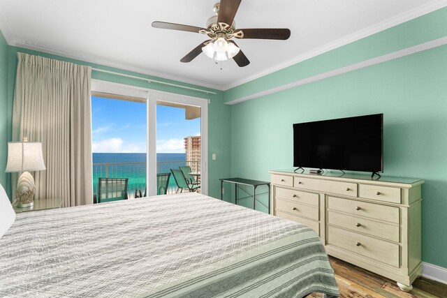 bedroom with crown molding, access to exterior, ceiling fan, and light hardwood / wood-style flooring