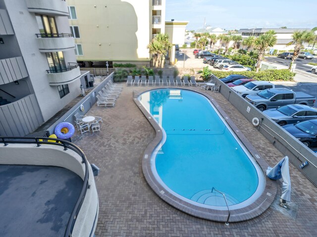 view of swimming pool