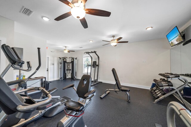 exercise room featuring ceiling fan