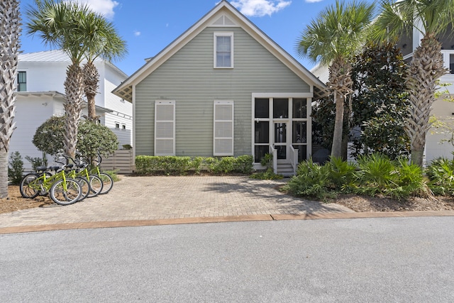 view of front of property