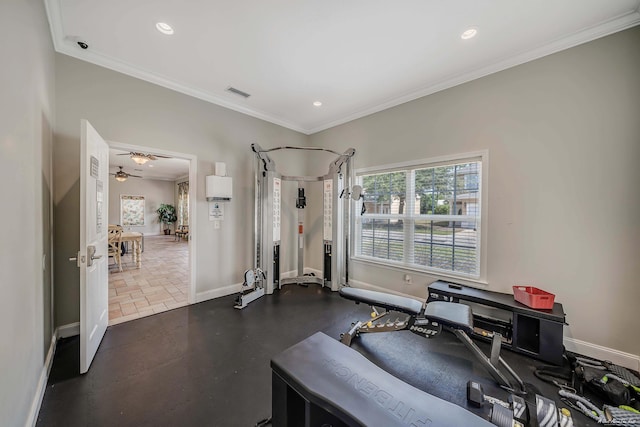 exercise area featuring a ceiling fan, baseboards, ornamental molding, visible vents, and recessed lighting