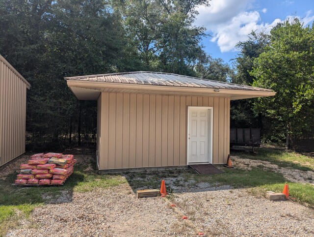 view of outdoor structure