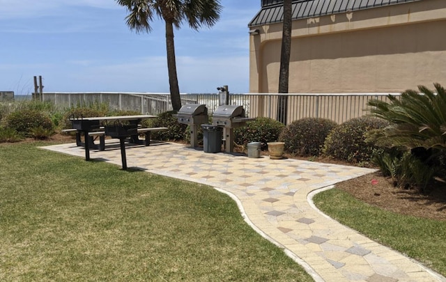 view of yard featuring a patio