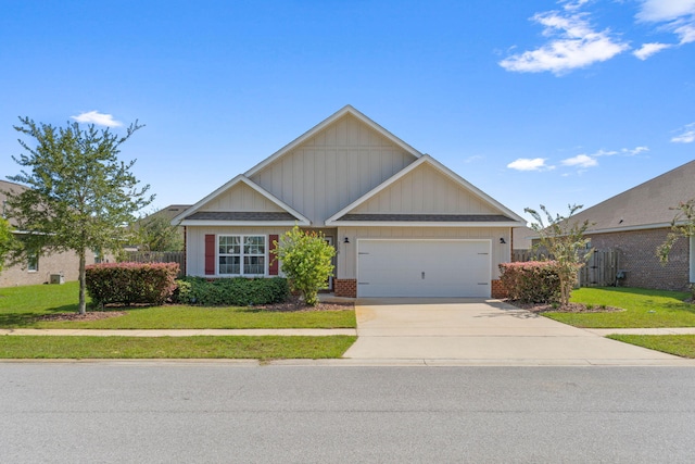 craftsman inspired home featuring a garage and a front yard