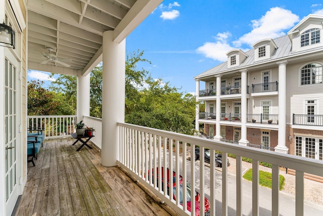 balcony with ceiling fan