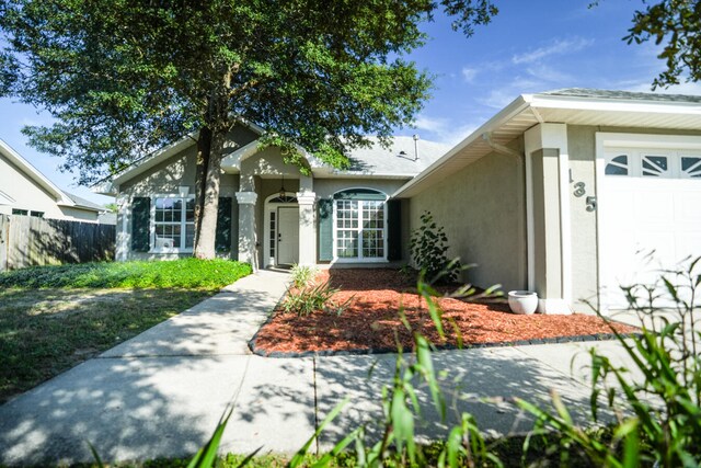 view of front facade featuring a garage