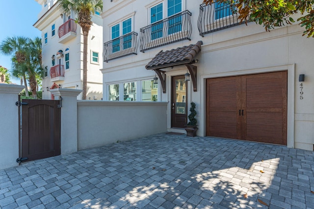 4795 Ocean Blvd, Destin, FL 32541 - view of patio featuring a gate