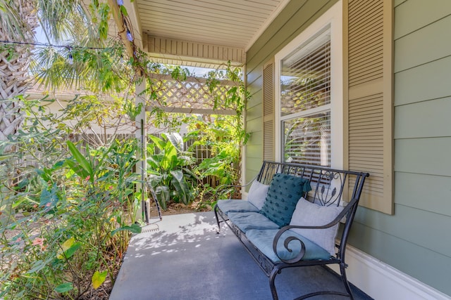 view of patio / terrace with covered porch