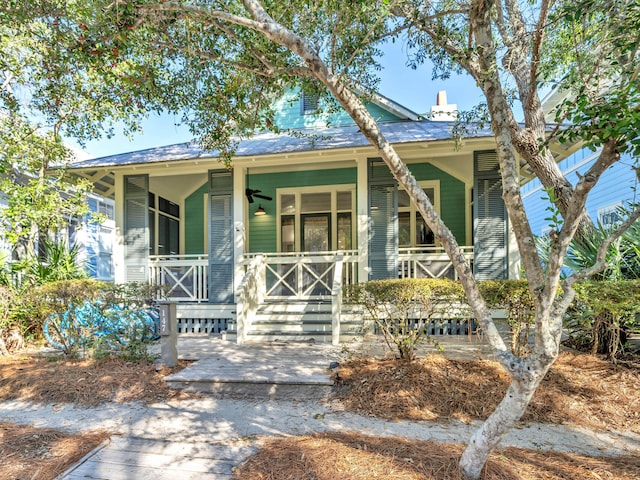 view of front facade featuring a porch