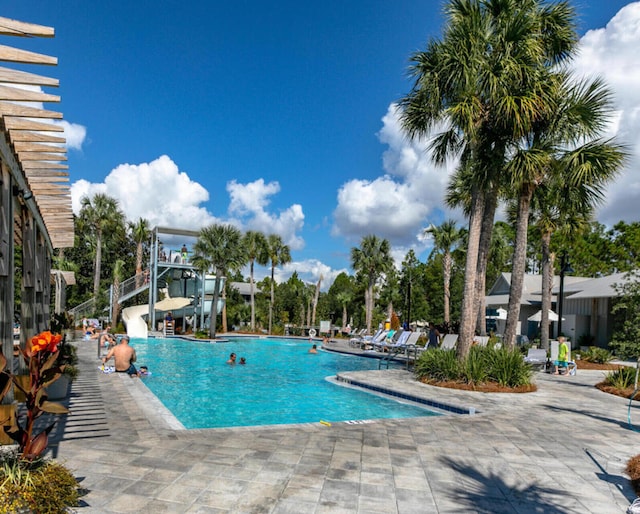 view of swimming pool featuring a patio