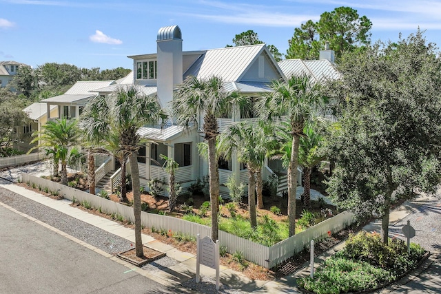 view of front of property