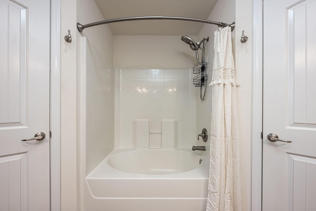 2826 Shoni Dr, Navarre, FL 32566 - bathroom with shower / bathtub combination with curtain