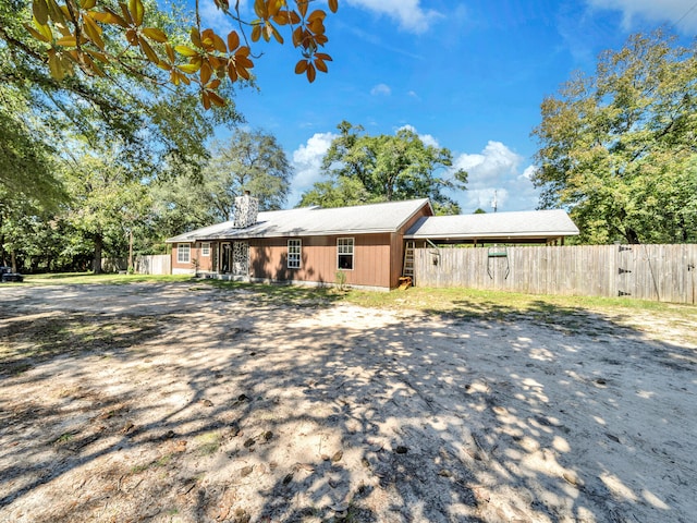 view of front of property