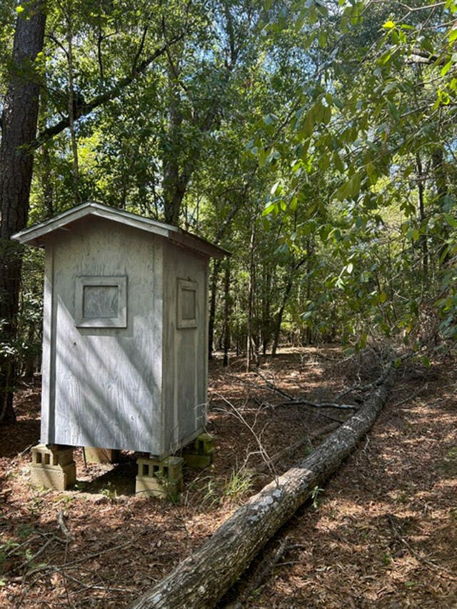 view of outdoor structure