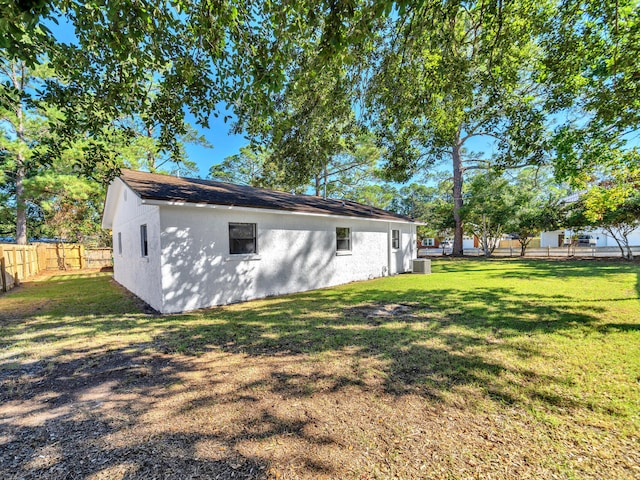 exterior space with a yard