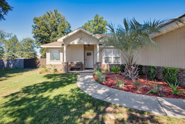 view of front of property with a front yard