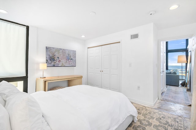 bedroom featuring a closet