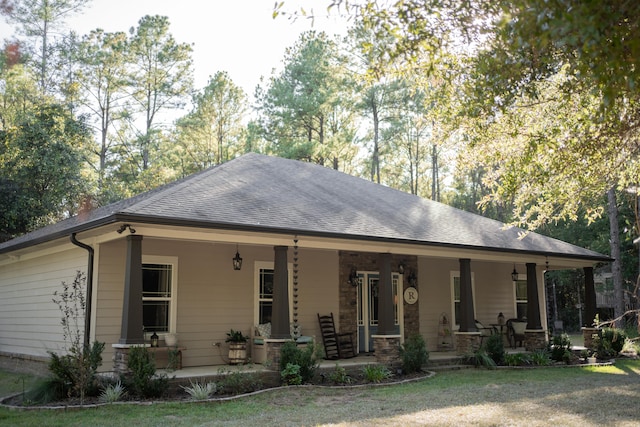 view of front facade with covered porch