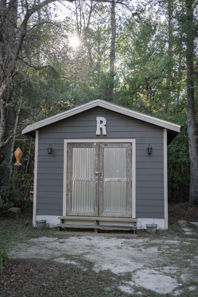 view of outbuilding