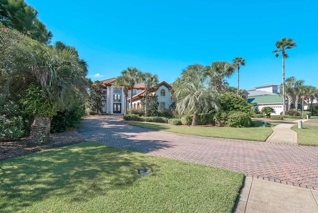 view of front of property with a front yard