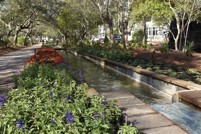 view of property's community featuring a water view