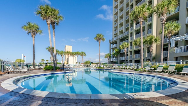 view of swimming pool