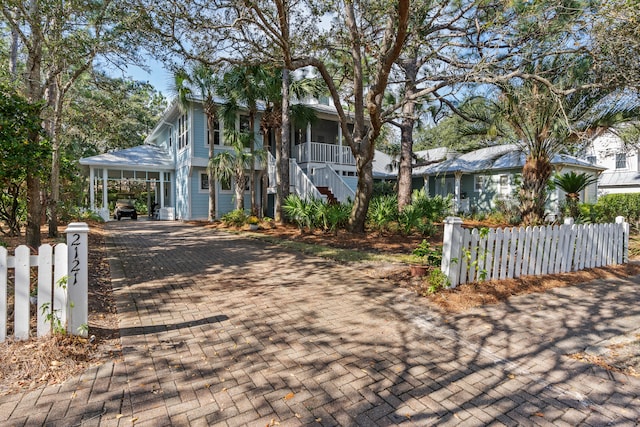 view of front of property with covered porch