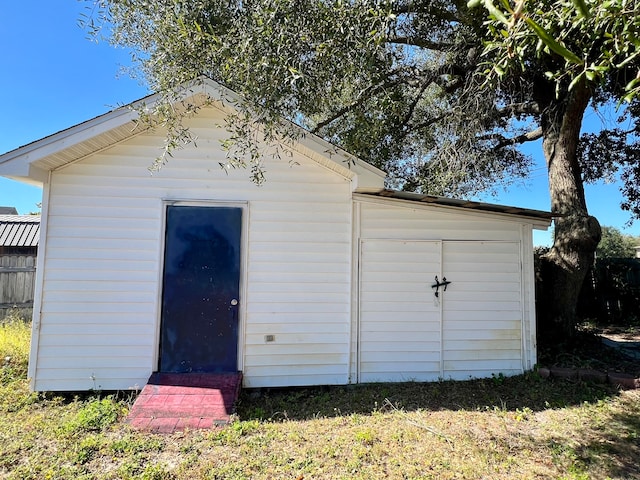 view of outdoor structure