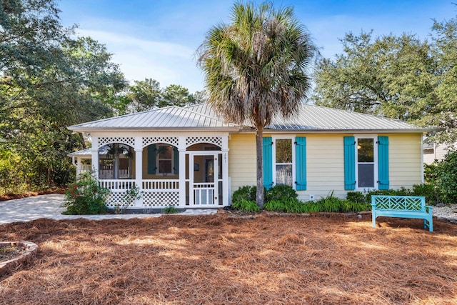 view of front of house featuring a porch