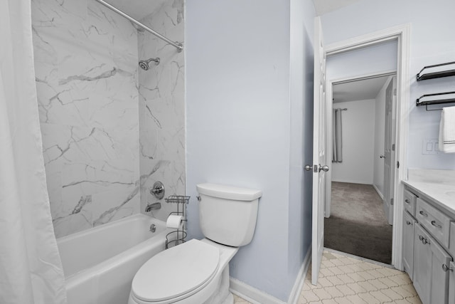 full bathroom featuring shower / bath combo, baseboards, vanity, and toilet