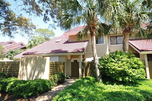 view of front of property