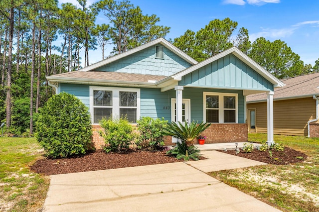 view of front of property featuring a porch