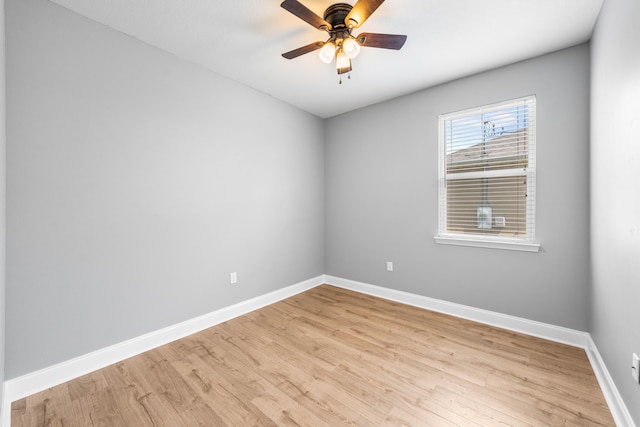 empty room featuring light hardwood / wood-style floors and ceiling fan