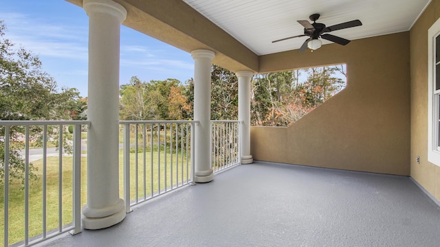 balcony featuring ceiling fan