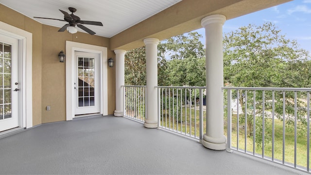 balcony featuring ceiling fan