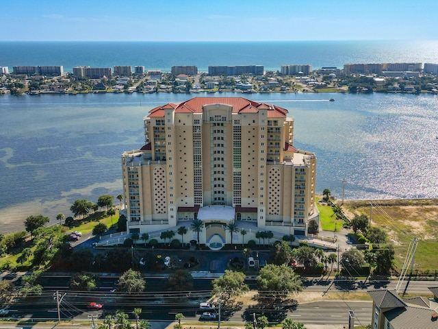 bird's eye view with a water view