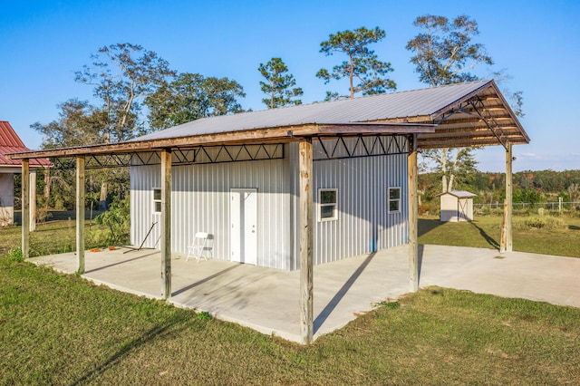 garage featuring a yard