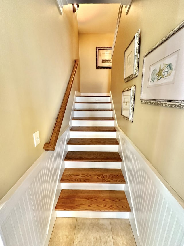 2450 Bungalo Ln, Miramar Beach, FL 32550 - view of stairway