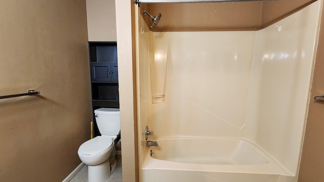 bathroom featuring toilet and washtub / shower combination