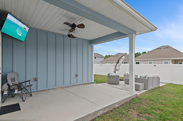 view of patio featuring ceiling fan and an outdoor hangout area