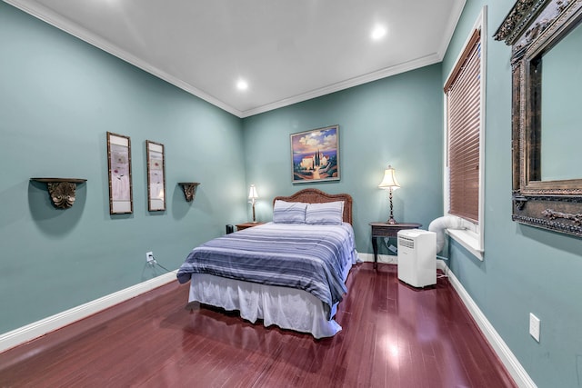 4705 Seastar Vis, Destin, FL 32541 - bedroom featuring recessed lighting, baseboards, ornamental molding, and wood finished floors