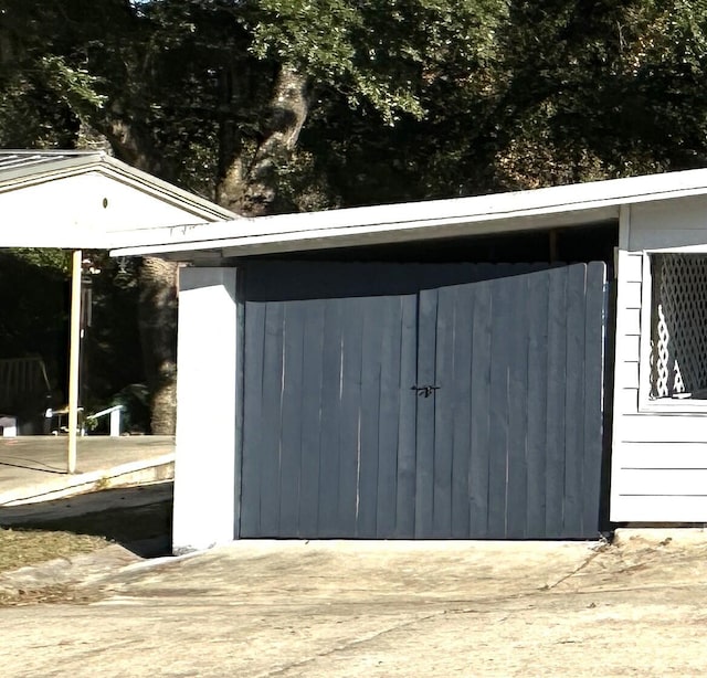 view of outbuilding