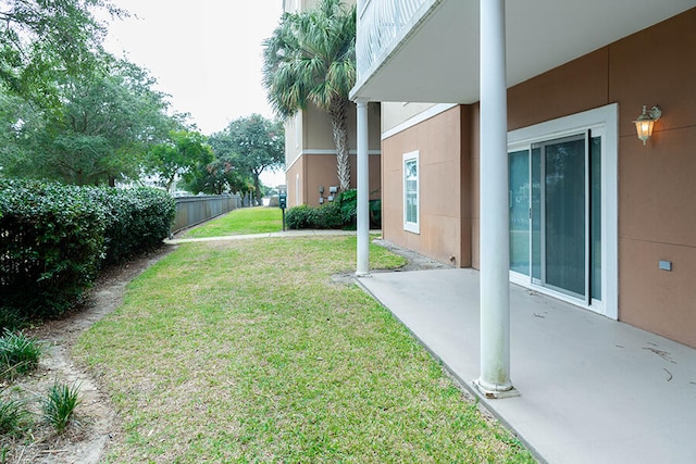 view of yard with a patio area