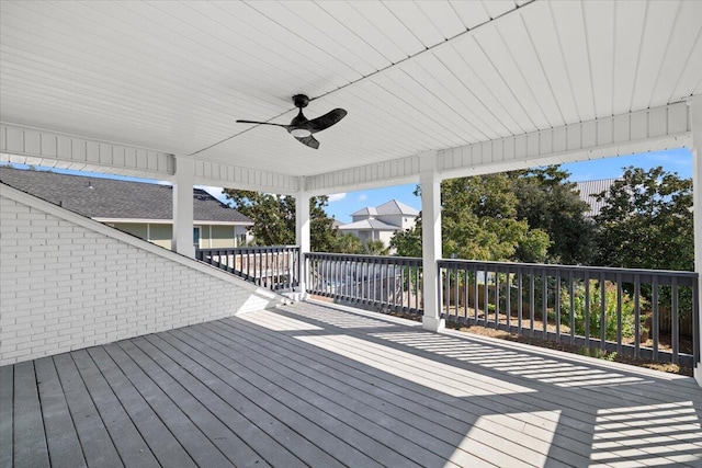 deck with ceiling fan