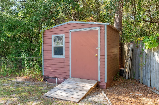 813 Linden Ave, Niceville, FL 32578 - view of shed featuring a fenced backyard